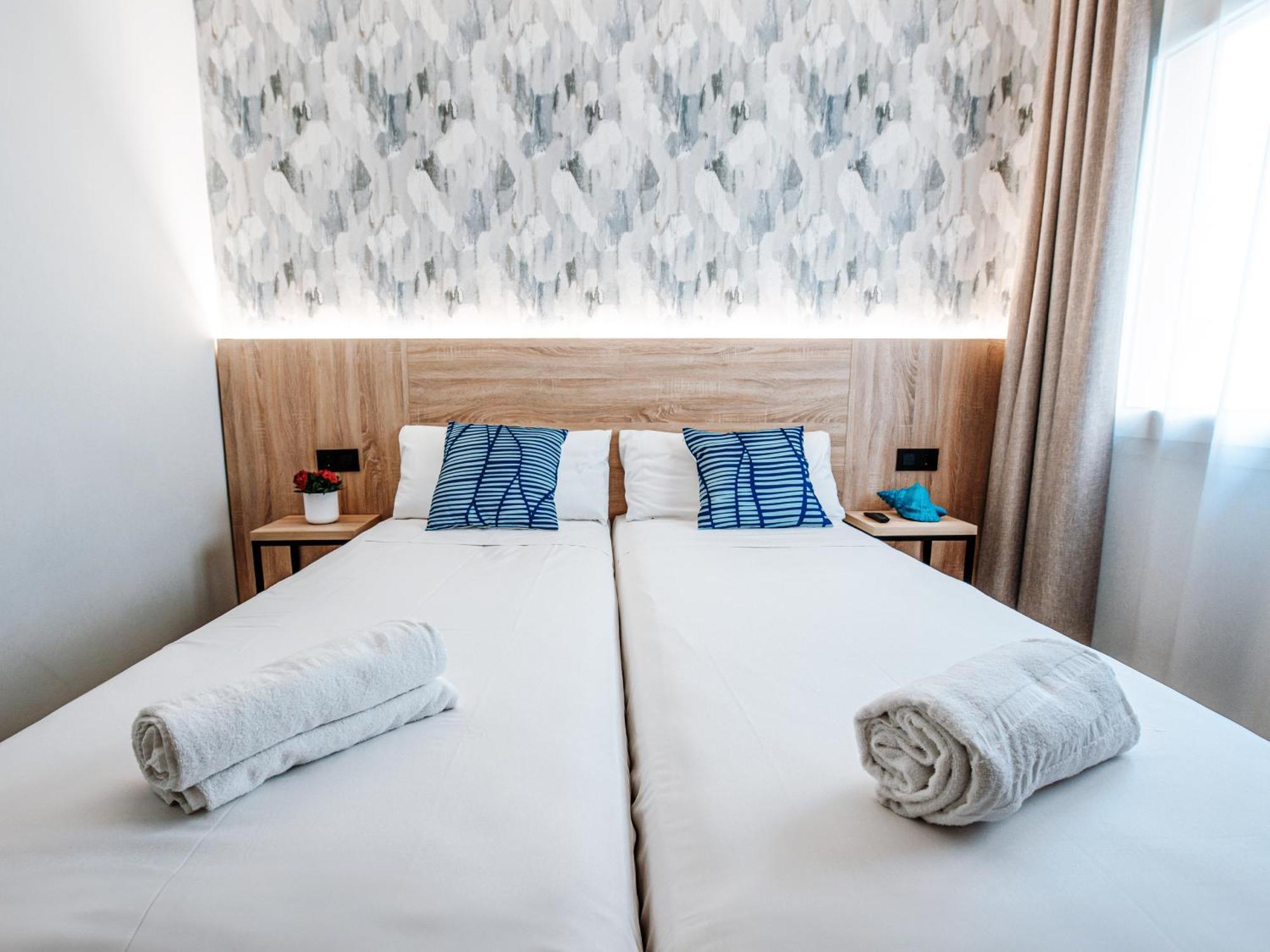 יורט דה מאר Sweet Lloret Suites מראה חיצוני תמונה