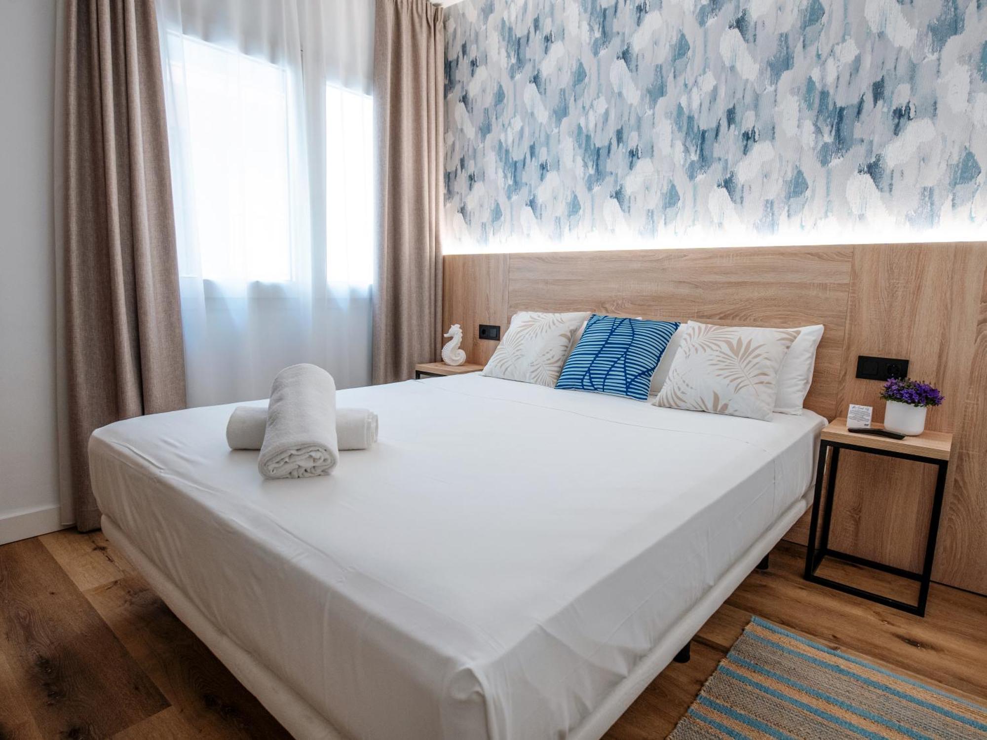 יורט דה מאר Sweet Lloret Suites מראה חיצוני תמונה